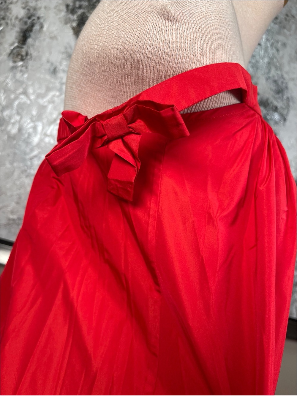 BERNADETTE Brigitte Off the Shoulder Bow Embellished Taffeta Red Maxi Dress Sz 4 - Picture 6 of 10